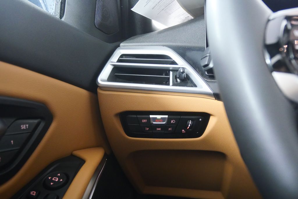 Thumbnail: 2025 BMW 3 Series - 21