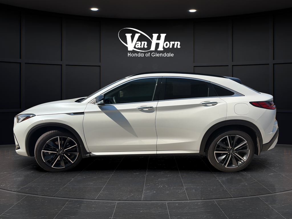 Used 2025 Radiant White INFINITI LUXE image 4