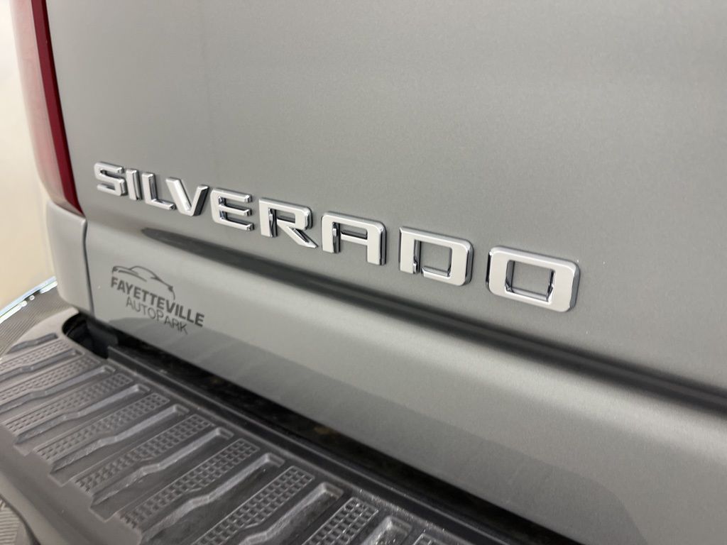 Thumbnail: 2025 Chevrolet Silverado 2500 - 11