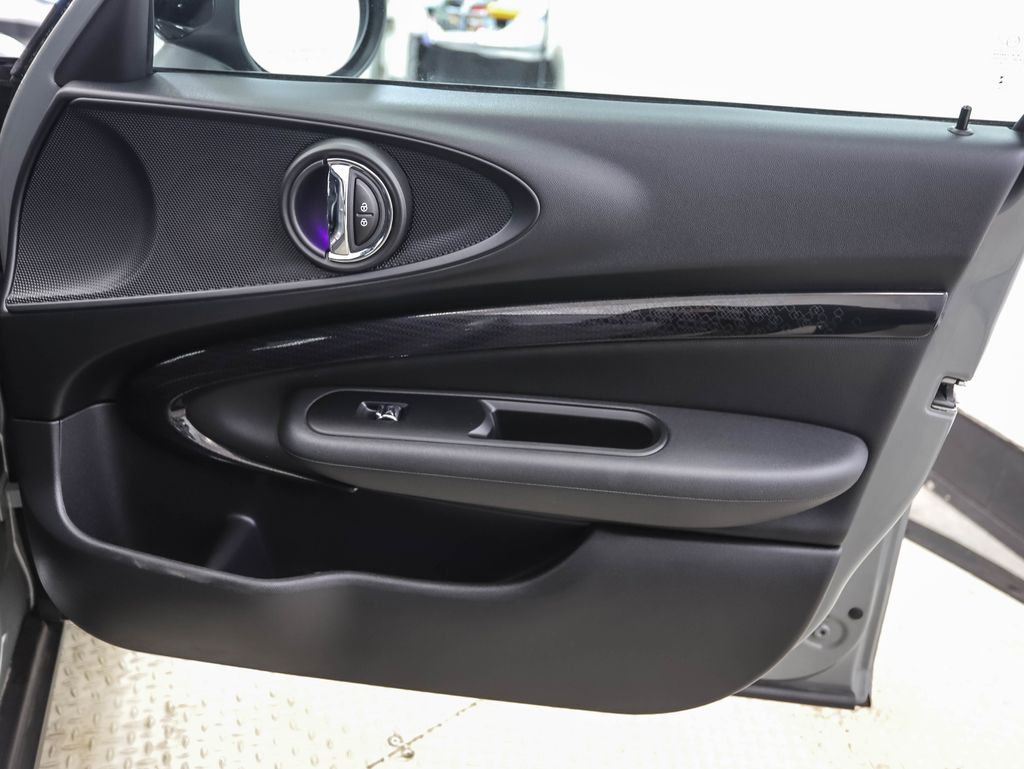 Thumbnail: 2022 MINI Cooper Clubman - 28