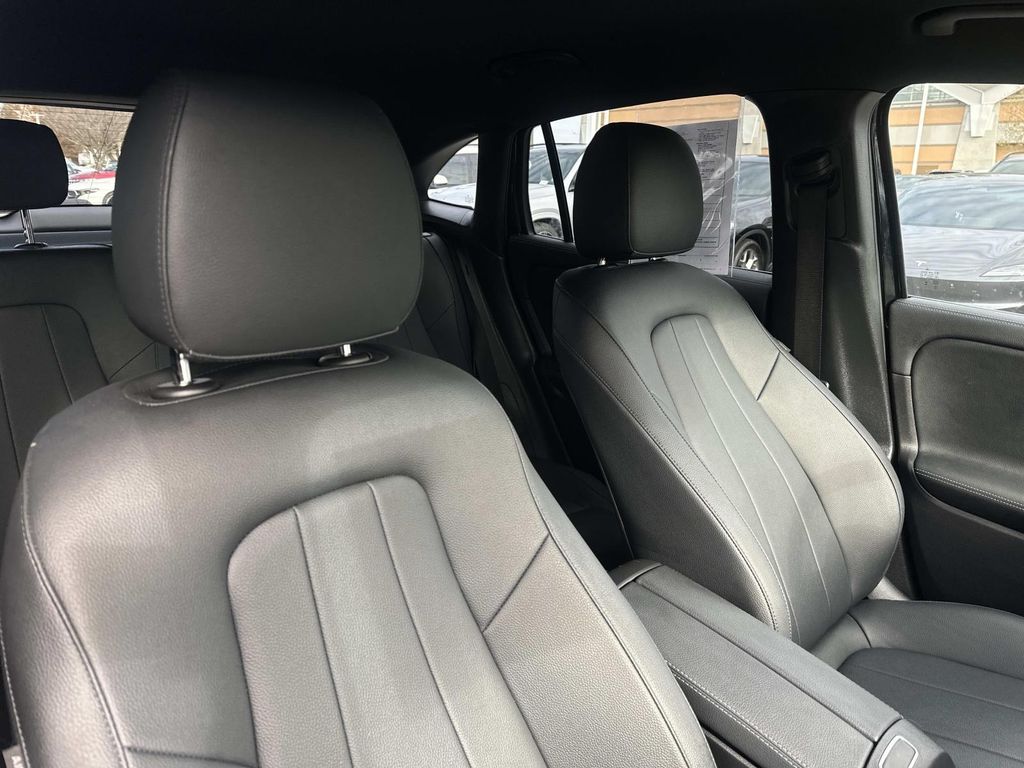 Thumbnail: 2025 Mercedes-Benz GLA - 23