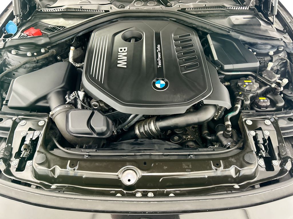 Thumbnail: 2017 BMW 3 Series - 28