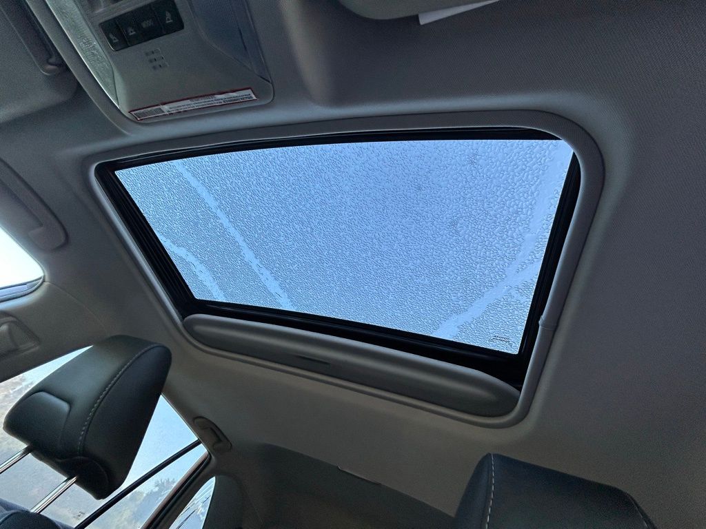 Thumbnail: 2021 Toyota RAV4 - 31