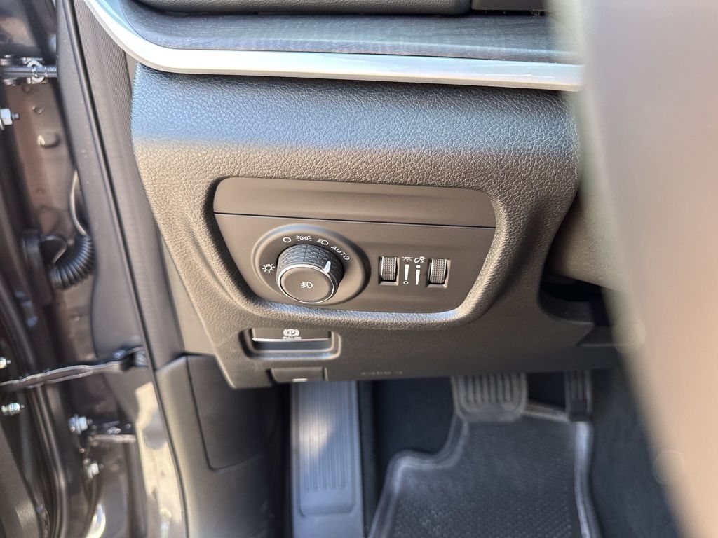 New Car 2025 Jeep Grand Cherokee L  Limited For Sale Under $50,000 In Austin, Texas