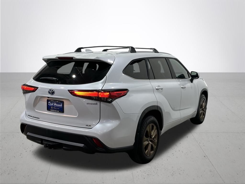 2023 Toyota Highlander Hybrid Bronze Edition