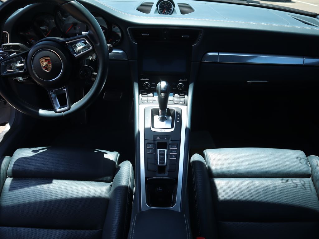Thumbnail: 2017 Porsche 911 - 6