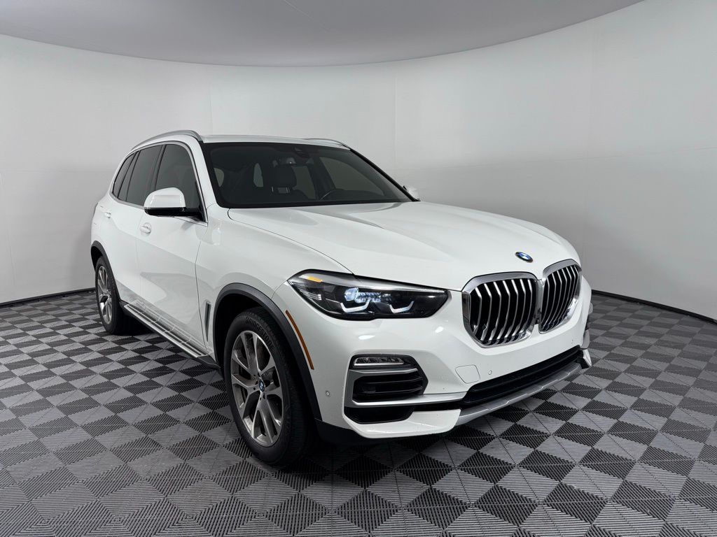 Thumbnail: 2021 BMW X5 - 3
