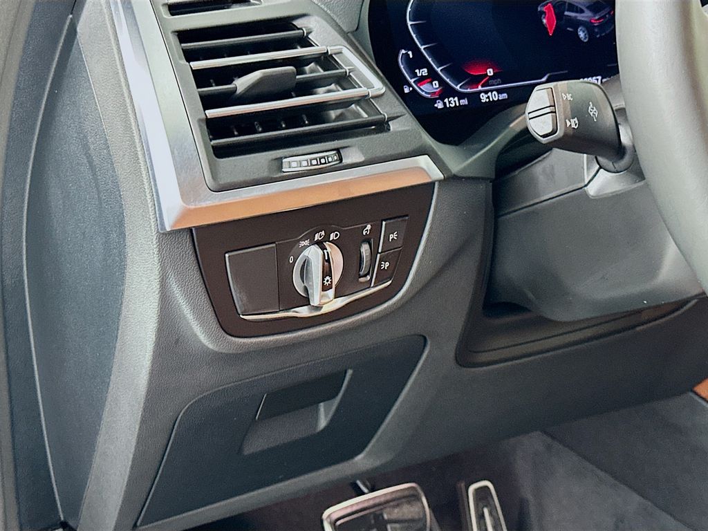 Thumbnail: 2024 BMW X4 - 10