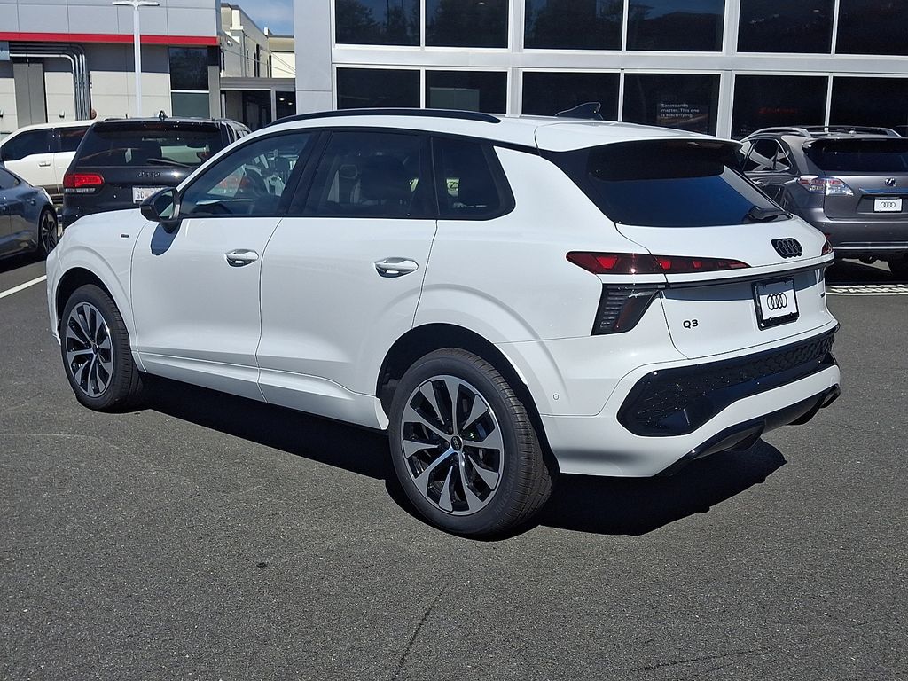 Thumbnail: 2026 Audi Q3 - 4