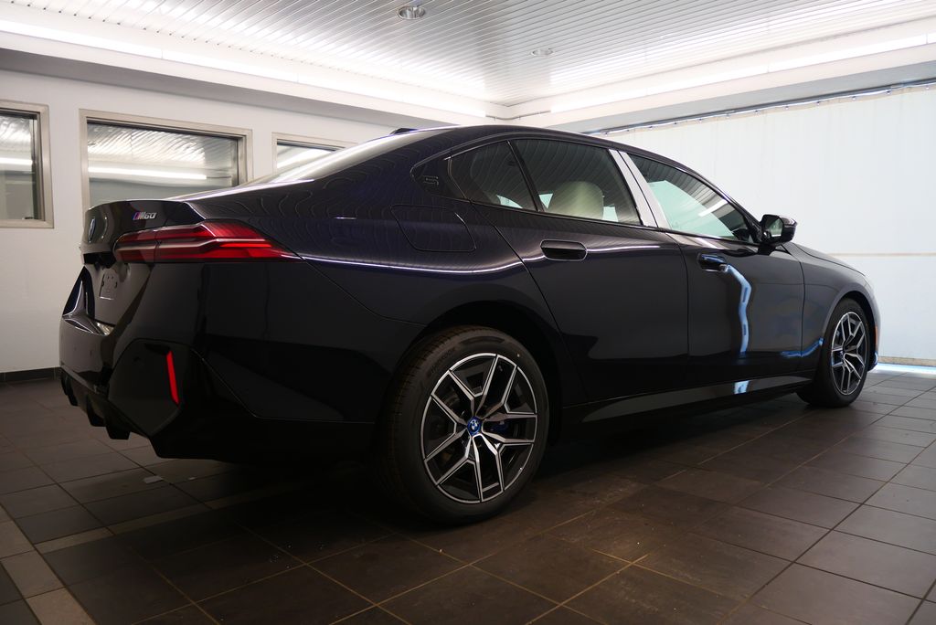 2024 BMW i5 M60 4