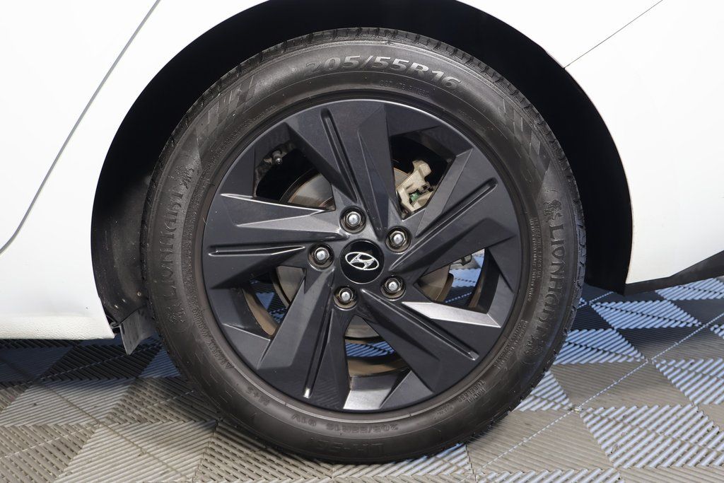 Thumbnail: 2021 Hyundai Elantra - 16