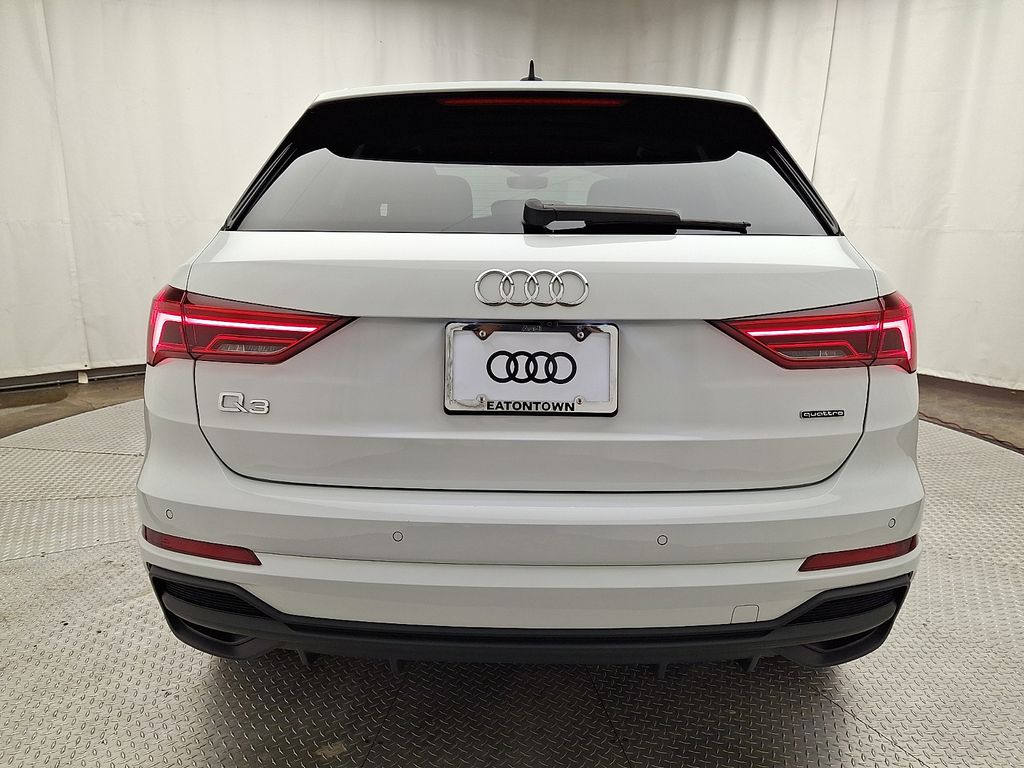 Thumbnail: 2023 Audi Q3 - 5