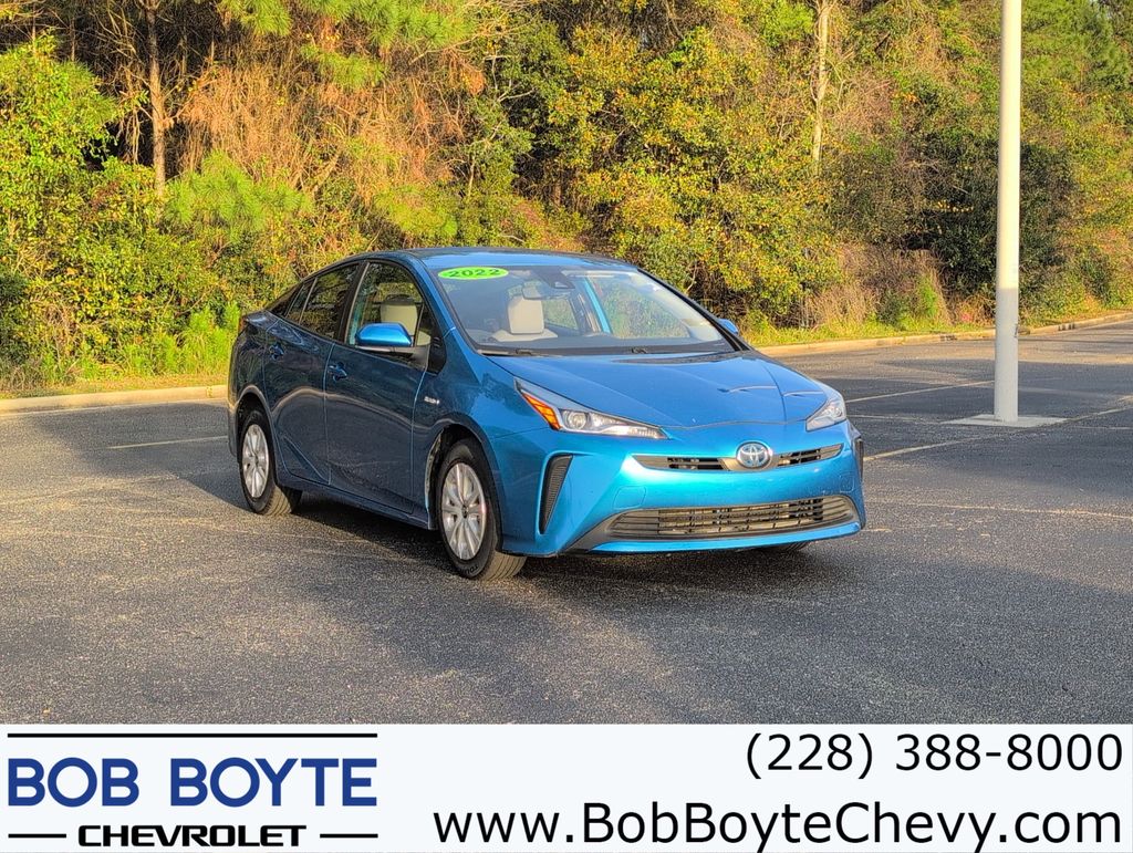 2022 Toyota Prius L Eco FWD