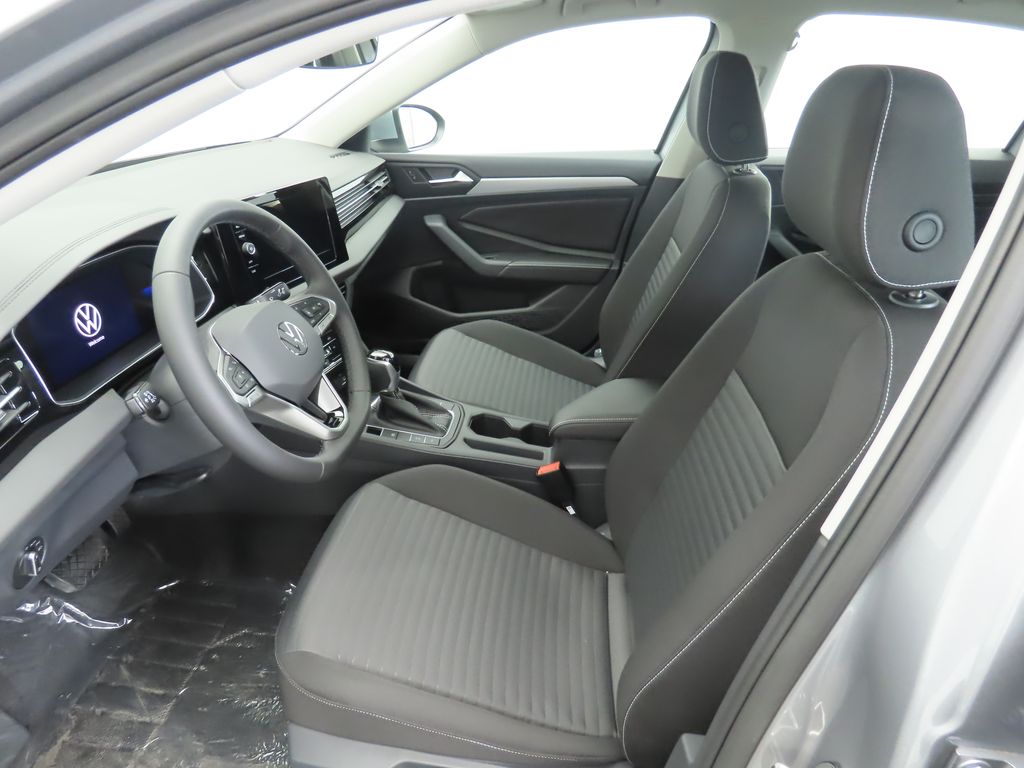 Thumbnail: 2025 Volkswagen Jetta - 19