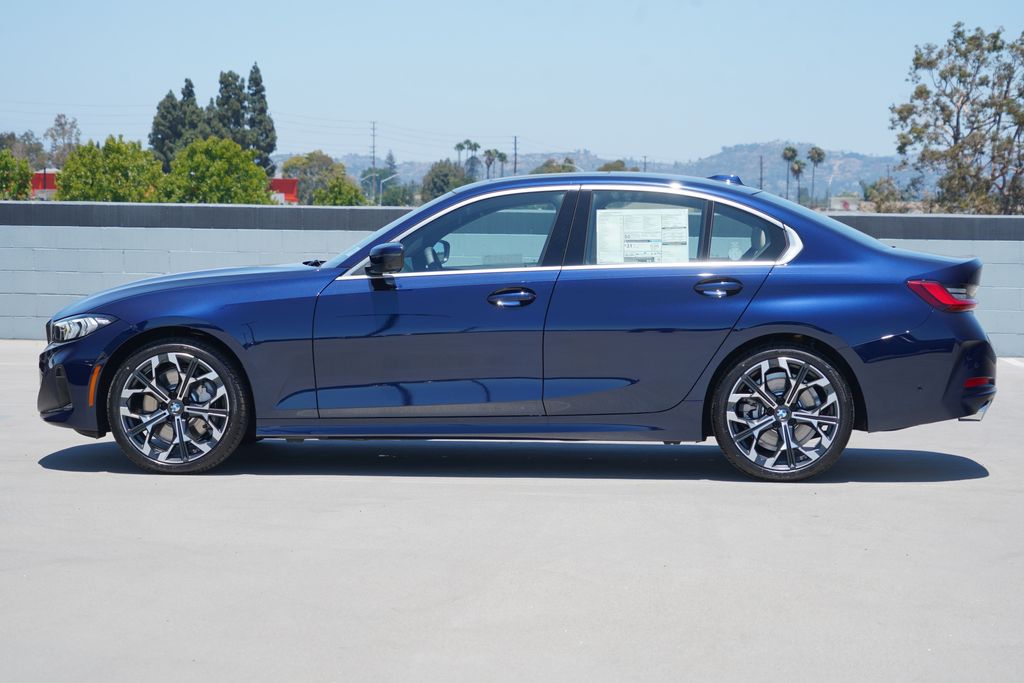 Thumbnail: 2026 BMW 3 Series - 4