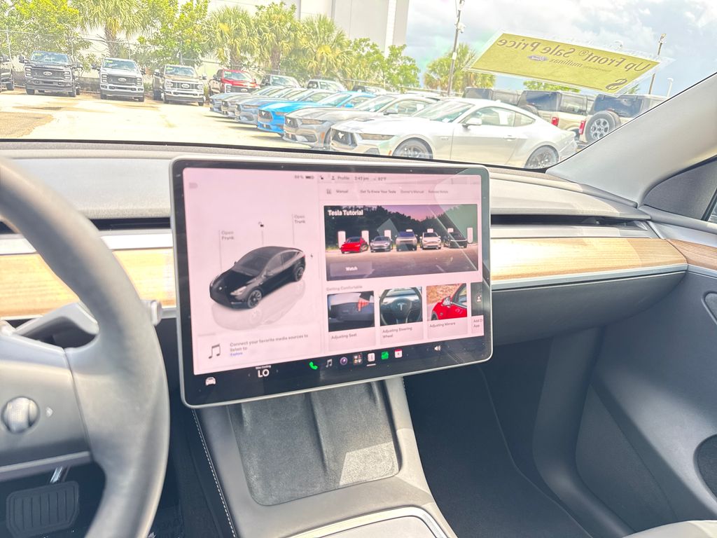 Used 2023  Tesla Standard Range image 17