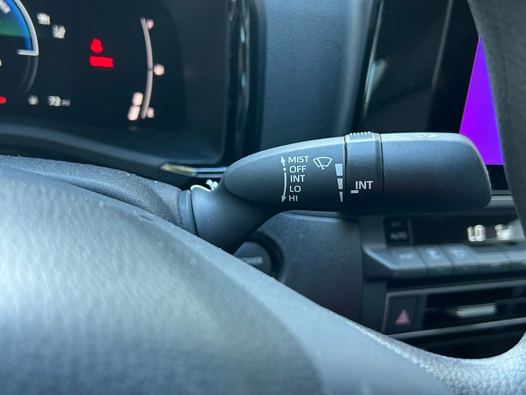 Thumbnail: 2025 Toyota Camry - 20