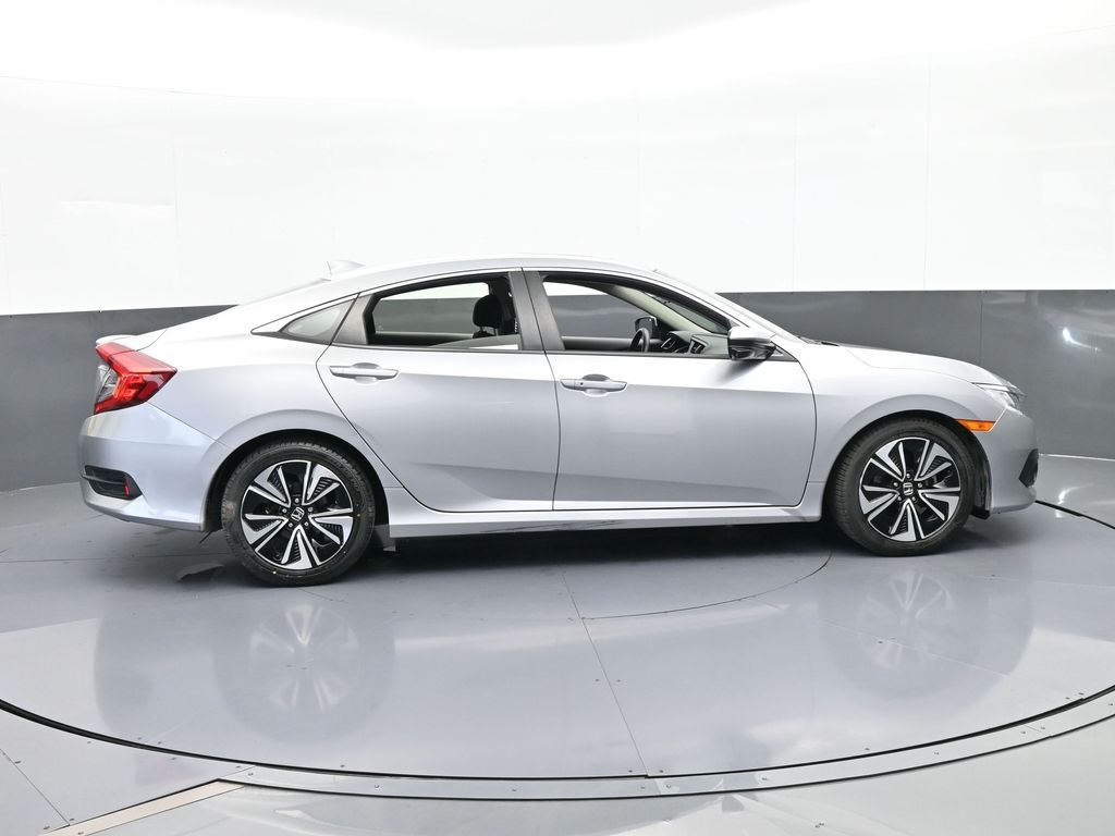 Used 2018 Silver Metallic Honda EX-T image 7
