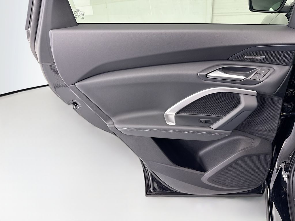 Thumbnail: 2026 Audi Q5 - 25