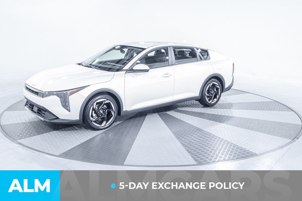 2025 Kia K4 EX photo 3