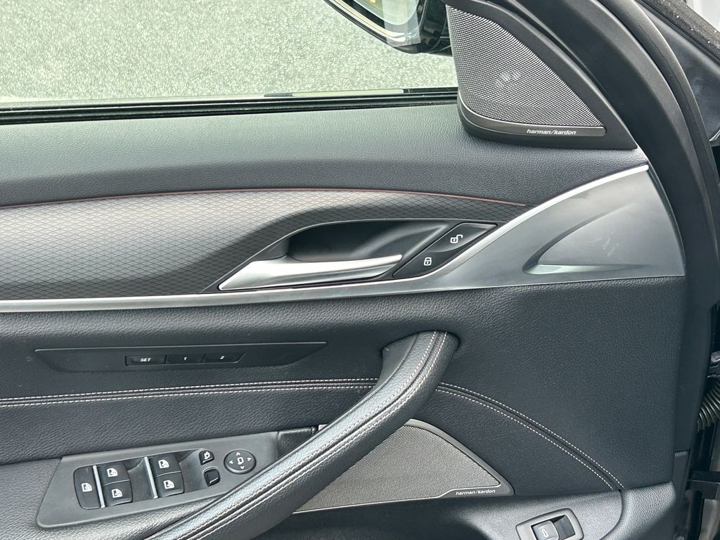 Thumbnail: 2022 BMW 5 Series - 12