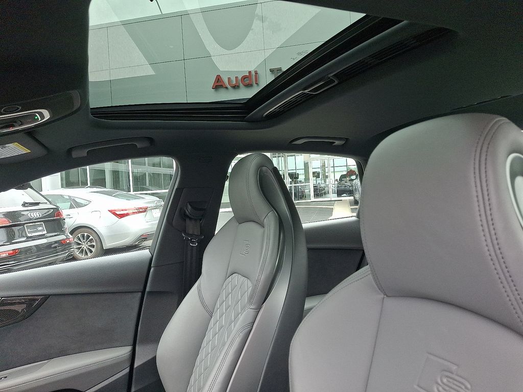 Thumbnail: 2022 Audi S4 - 14