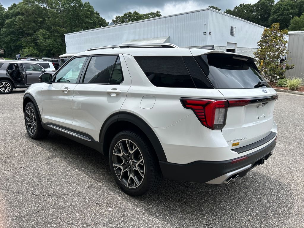 2025 White Metallic Ford Explorer Platinum 4X4 SUV