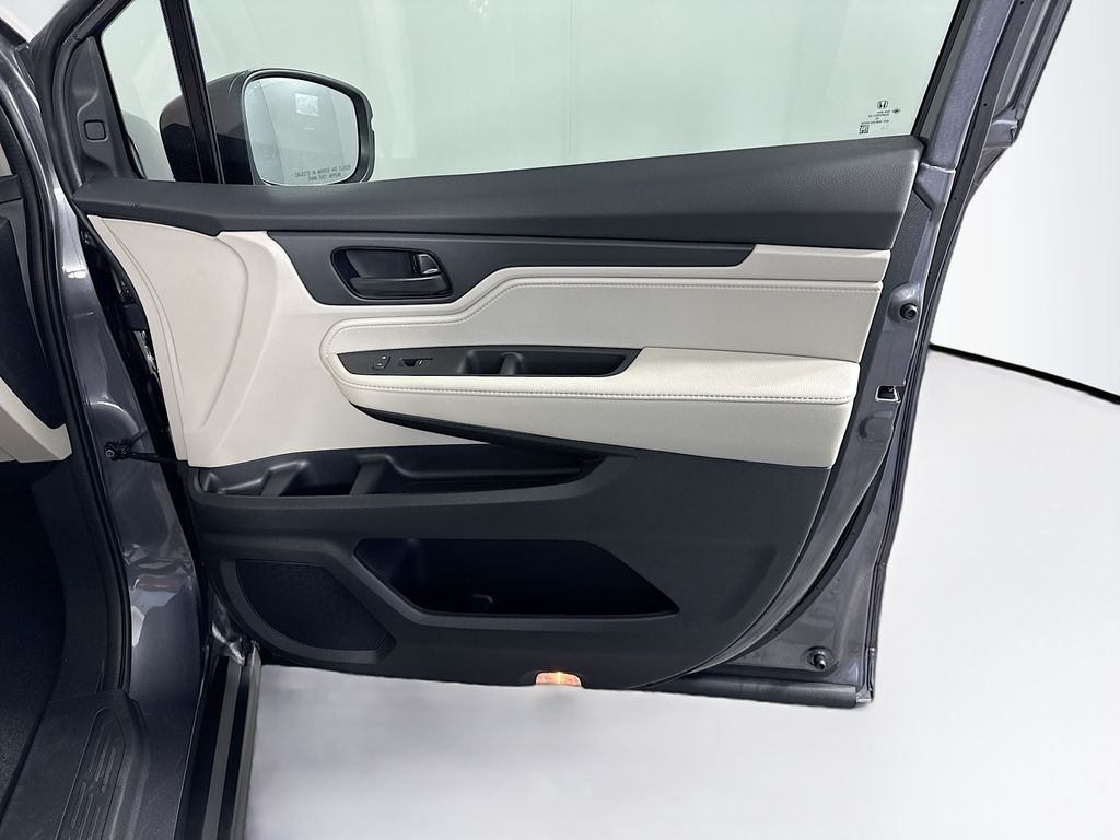 Thumbnail: 2026 Honda Odyssey - 26