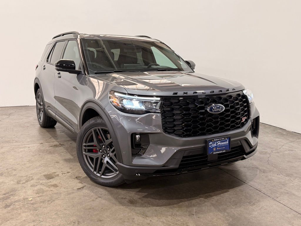 2025 Ford Explorer ST photo 2