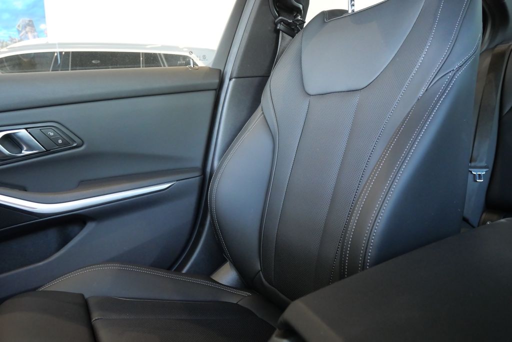 2024 BMW 3 Series 330i 22
