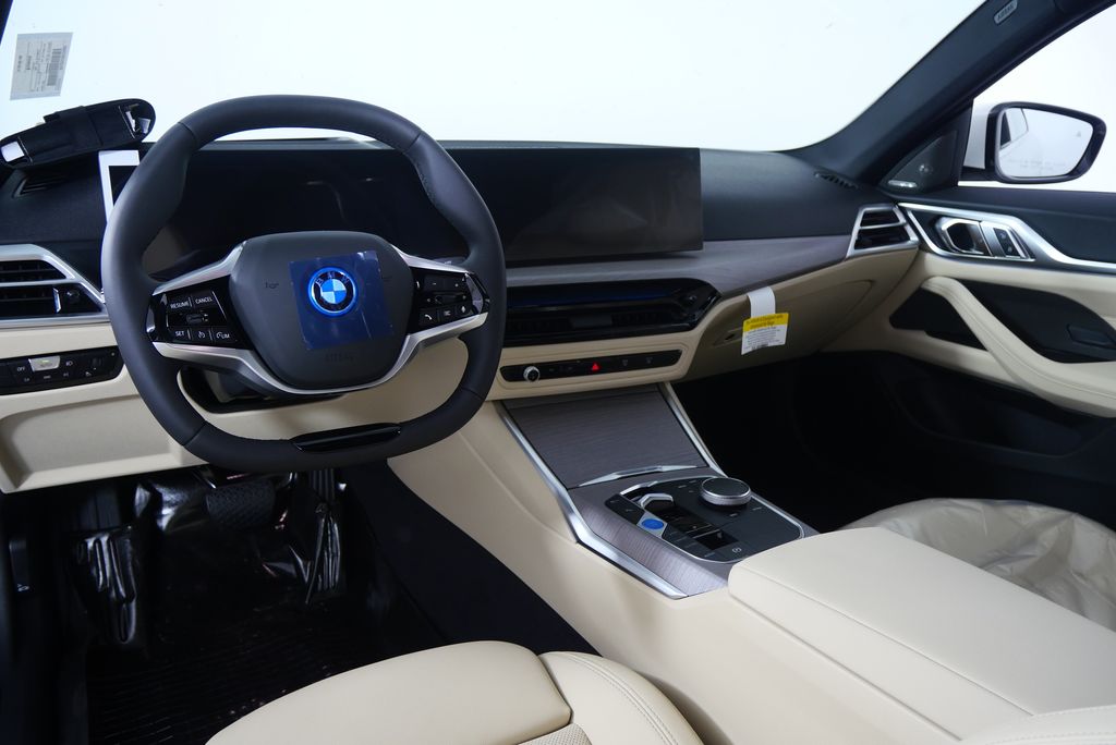 2025 BMW i4 eDrive40 17