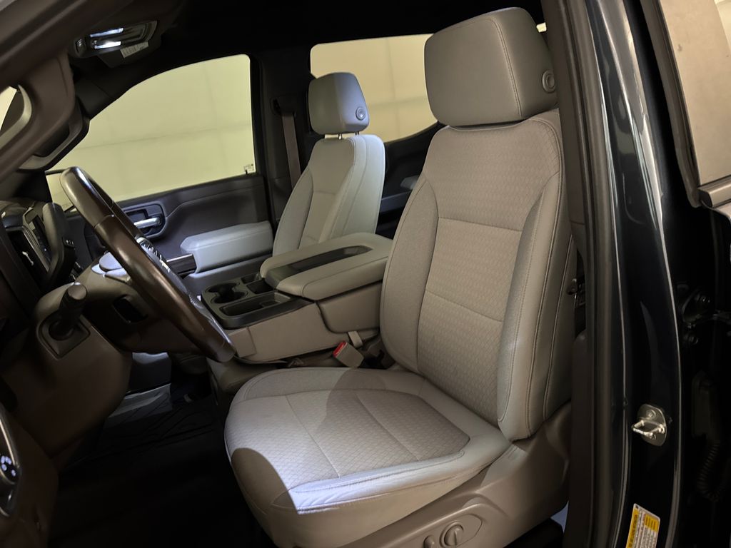 2021 Shadow Gray Metallic Chevrolet Silverado 1500 LT 4X4 Truck