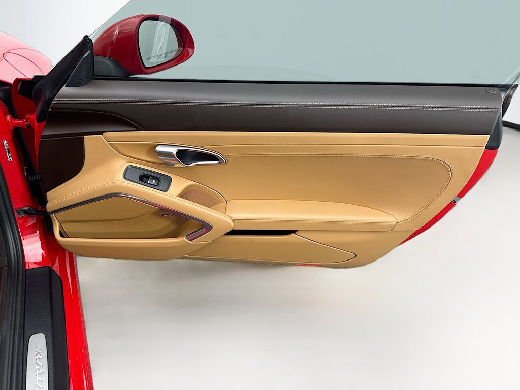 Thumbnail: 2019 Porsche 911 - 26
