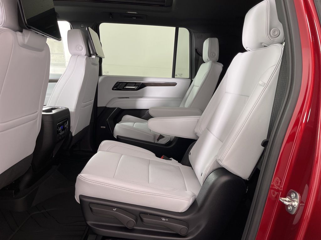 2025 Chevrolet Suburban Premier 29
