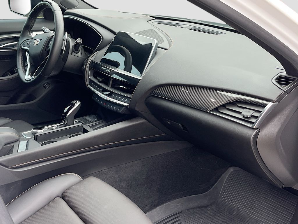 Used 2024 White Cadillac V-Series image 31