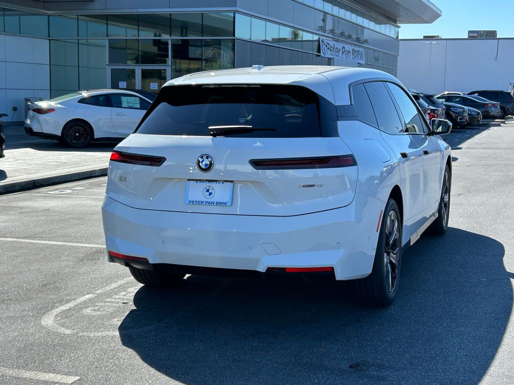 Thumbnail: 2026 BMW iX - 5