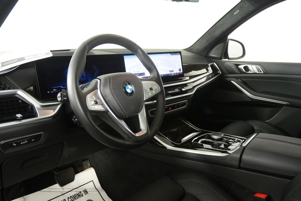 Thumbnail: 2025 BMW X7 - 12