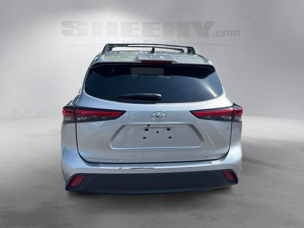 Used 2023 Silver Toyota LE image 12