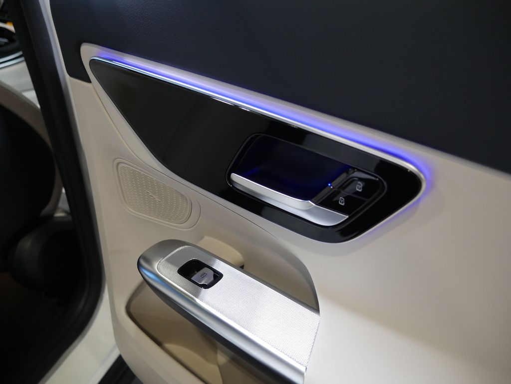 Thumbnail: 2026 Mercedes-Benz GLC - 31