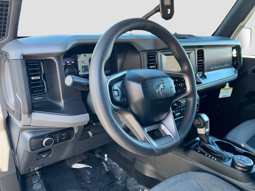 2023 Ford Bronco 4-Door Base - Photo 9