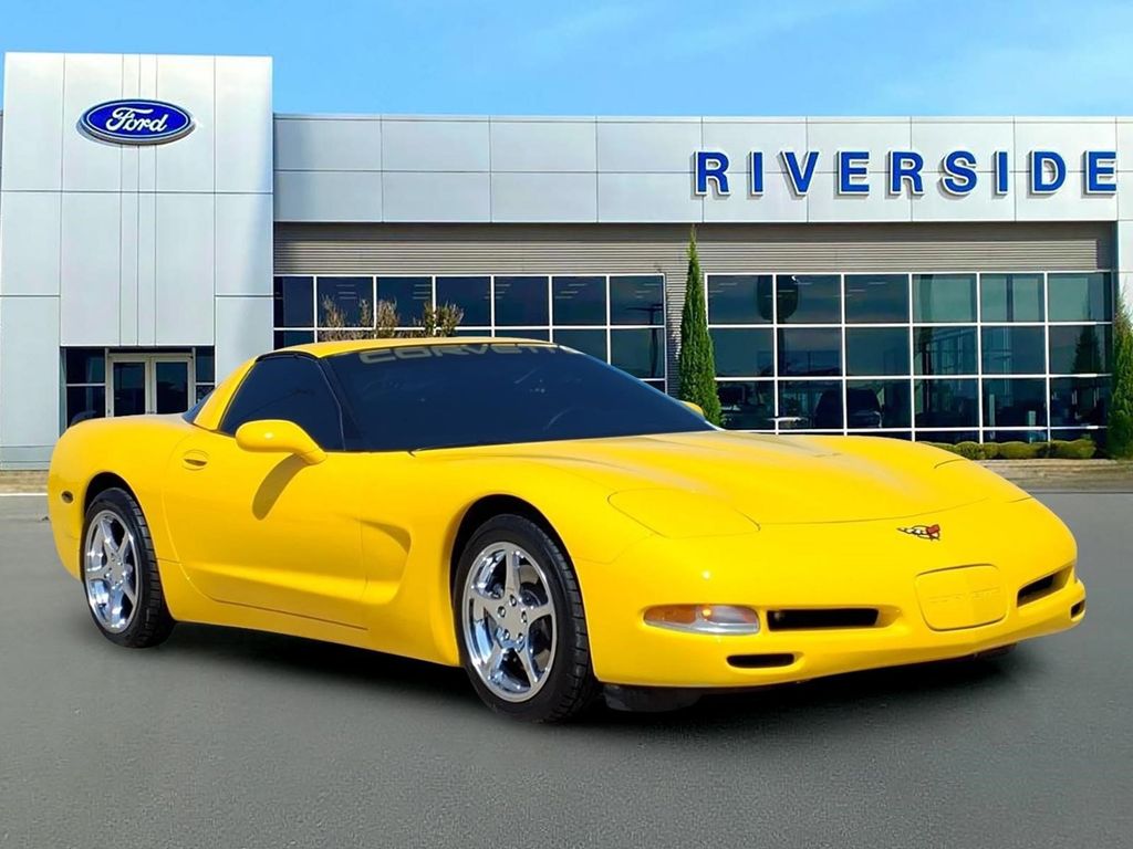 2004 Chevrolet Corvette Coupe RWD