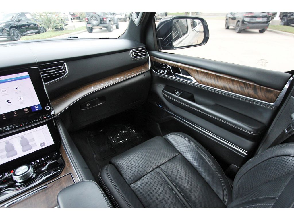 2023 Jeep Grand Wagoneer Base White at River Oaks CDJR