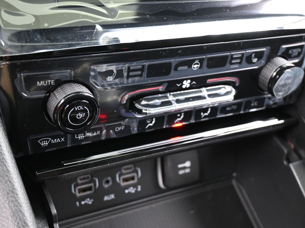 New 2026 Diamond Black Crystal Pearlcoat Jeep Laredo X image 19