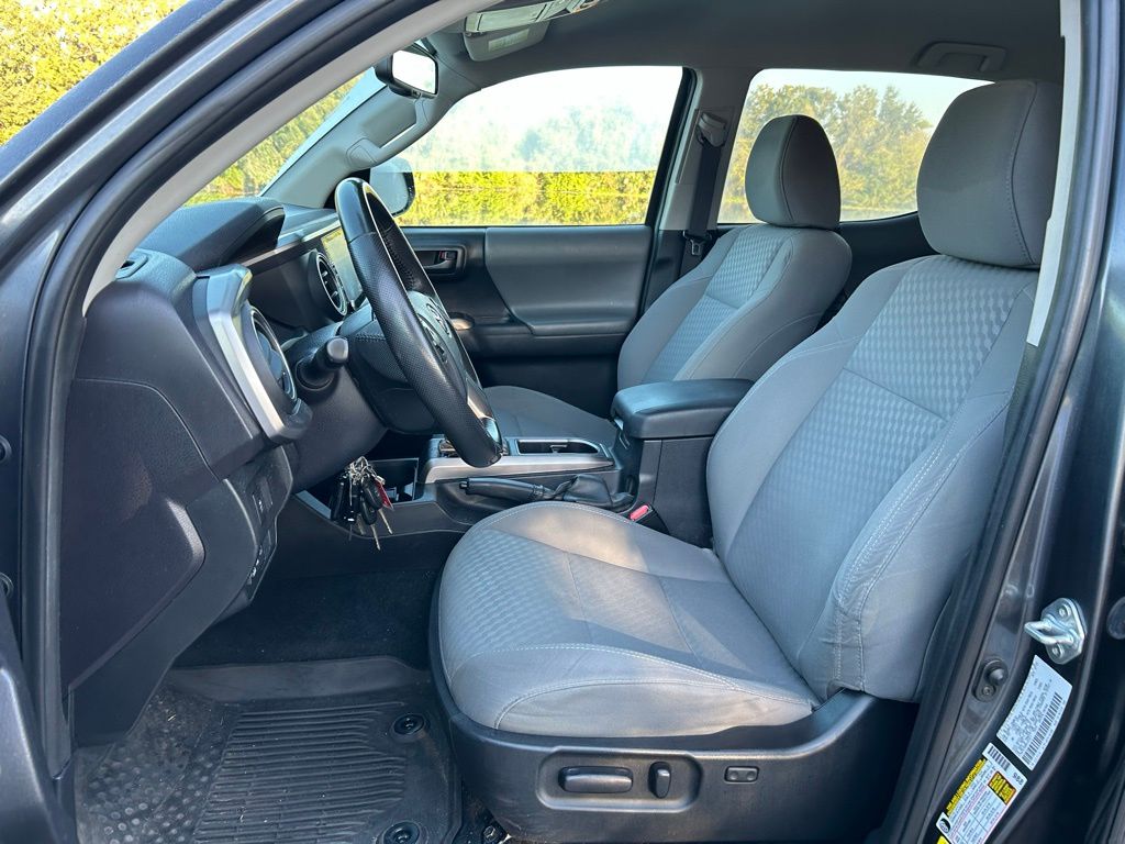 Thumbnail: 2022 Toyota Tacoma - 14