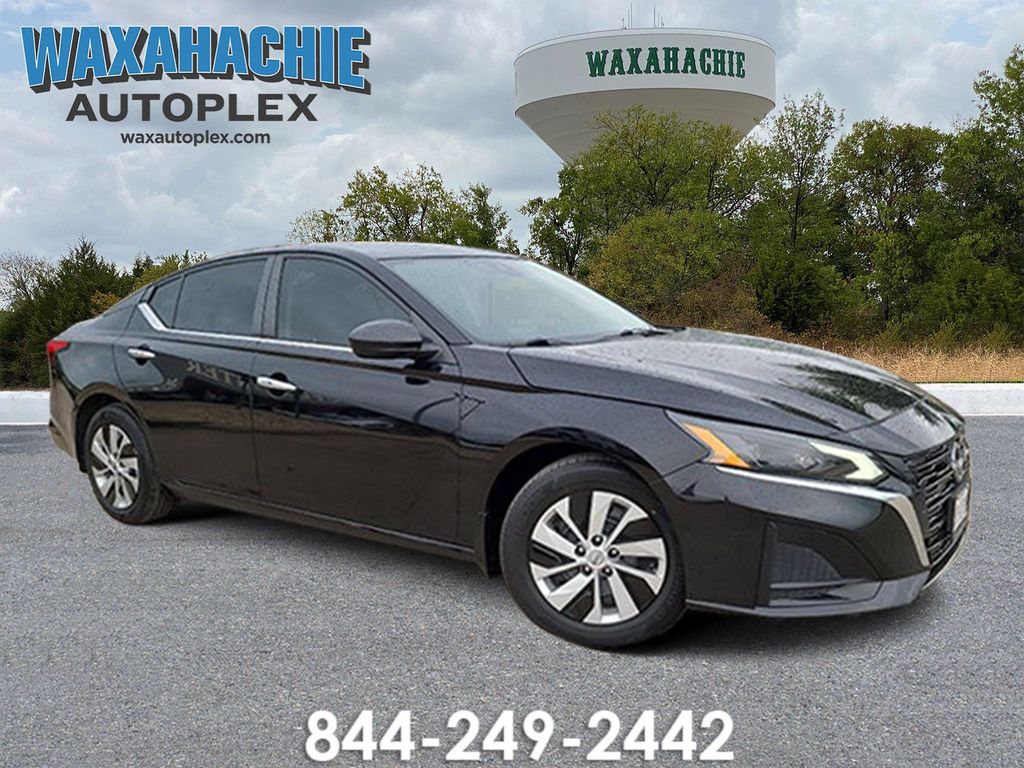 Super Black Clearcoat 2025 Nissan Altima Sedan Front-Wheel Drive Continuously Variable Transmission