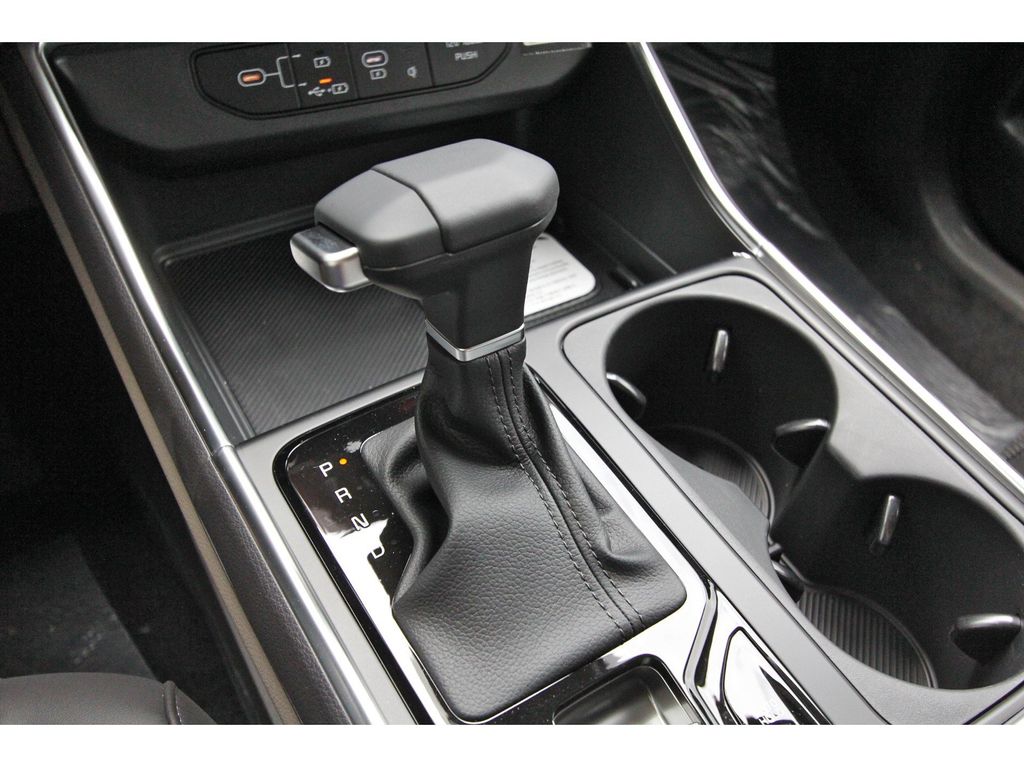 New 2026 Kia Carnival MPV Van