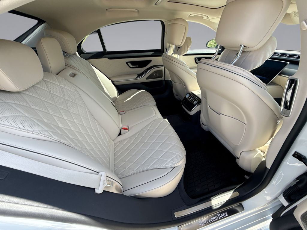 Thumbnail: 2024 Mercedes-Benz S-Class - 15