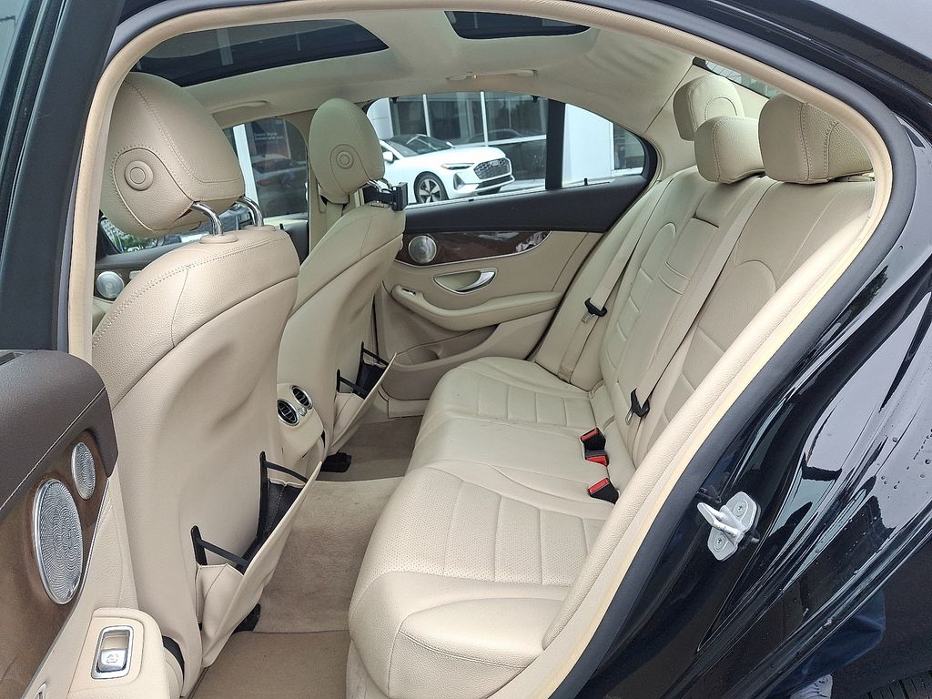 Thumbnail: 2015 Mercedes-Benz C-Class - 10