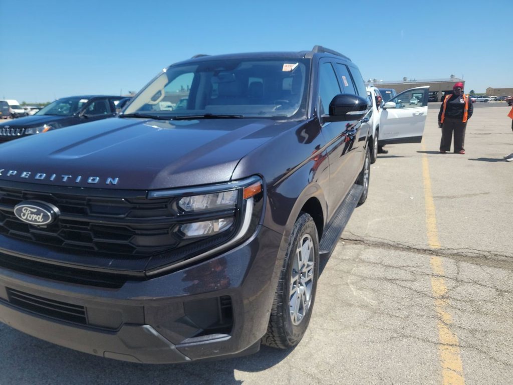 Gray Metallic 2025 Ford Expedition SUV / Crossover Four-Wheel Drive Automatic