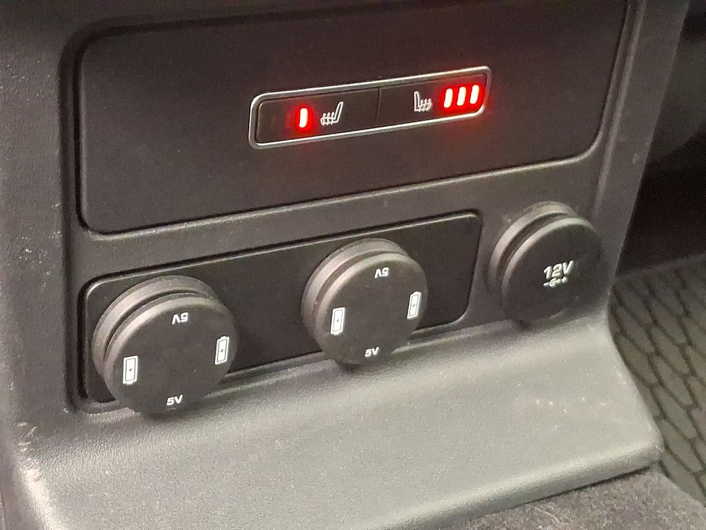 Thumbnail: 2020 Jaguar F-Pace - 11